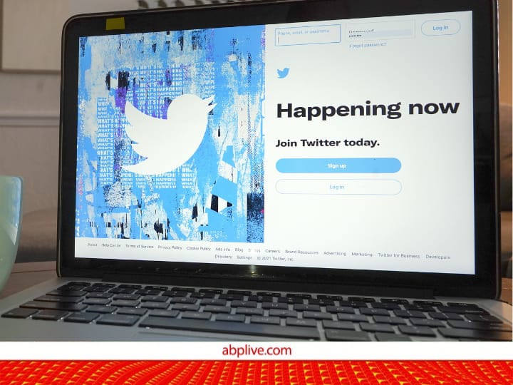 If you like someone’s tweet, you will be able to save it, this amazing feature is coming soon