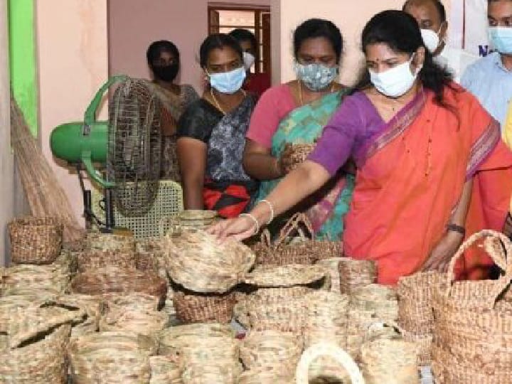 ஆகாயத்தாமரையில் இருந்து அழகு பொருட்கள் தயாரிக்கும் தொழிற்சாலை -  600 பெண்களுக்கு வேலைவாய்ப்பு