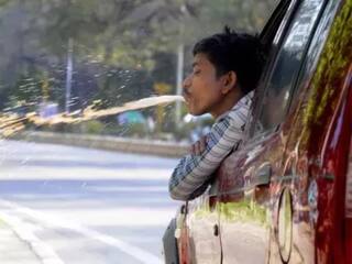 Pune News : पुणेकरांनो रस्त्यावर थुंकाल तर खबरदार! आता दंडाचा जोरदार दणका, आतापर्यंत लाखोंची वसूली