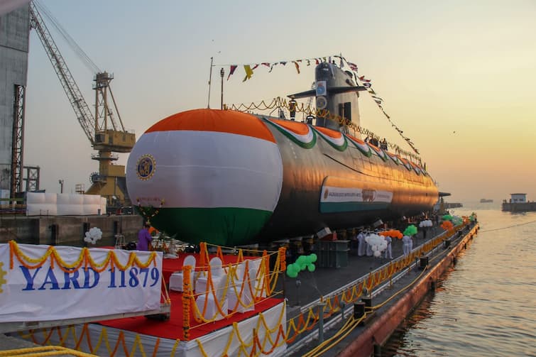 indian navy to get ins vagir fifth scorpene submarine kalvari class on 23 january Maharashtra Marathi News शत्रूंना धडकी भरवणारी 'सायलेंट किलर शार्क'; 'INS Vagir' आज भारतीय नौदलात दाखल होणार