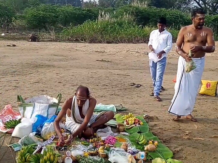 கரூர் மாவட்டத்தில் தை அமாவாசையை முன்னிட்டு முன்னோர்களுக்கு தர்ப்பணம்