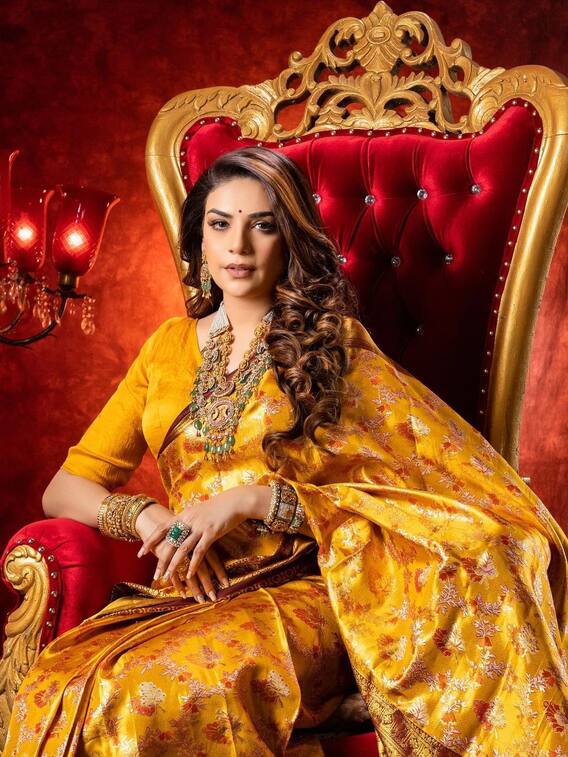 कुंडली भाग्य की सृष्टि हैं इतनी पढ़ी-लिखी