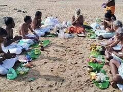 கரூர் மாவட்டத்தில் தை அமாவாசையை முன்னிட்டு முன்னோர்களுக்கு தர்ப்பணம்