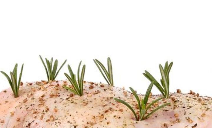 কিন্তু শরীরে অ্য়ানিম্যাল প্রোটিনের জোগান অব্যাহত রাখতে মুহুর্মুহু মাংস খাওয়া মোটেই উচিত নয়। জীবনের সবকিছুর মতো মাংস খাওয়ার ক্ষেত্রেও পরিমাণ এবং কত ঘন ঘন খাওয়া উচিত, তার উপর বিশেষ গুরুত্ব দেওয়া প্রয়োজন।