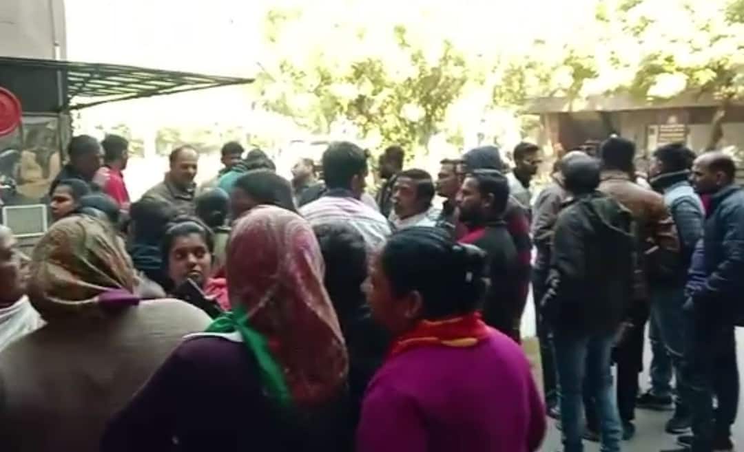 9th standard student missing from Raghuveer School, Ahmedabad Ahmedabad: અમદાવાદની આ શાળામાંથી 9મા ધોરણનો વિદ્યાર્થી ગુમ, વાલીઓએ મચાવ્યો હોબાળો