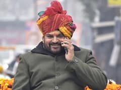 बृजभूषण शरण सिंह के 'चरित्र' को लेकर बसपा सांसद का ये दावा, अनुराग ठाकुर पर भी खड़े किए सवाल