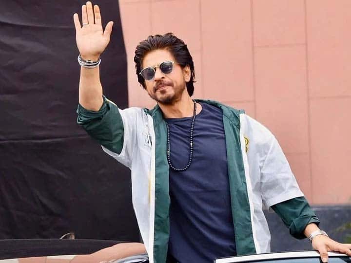 ‘Mannat was waiting outside… why didn’t you come to meet him?’  Shahrukh Khan looted the gathering by replying