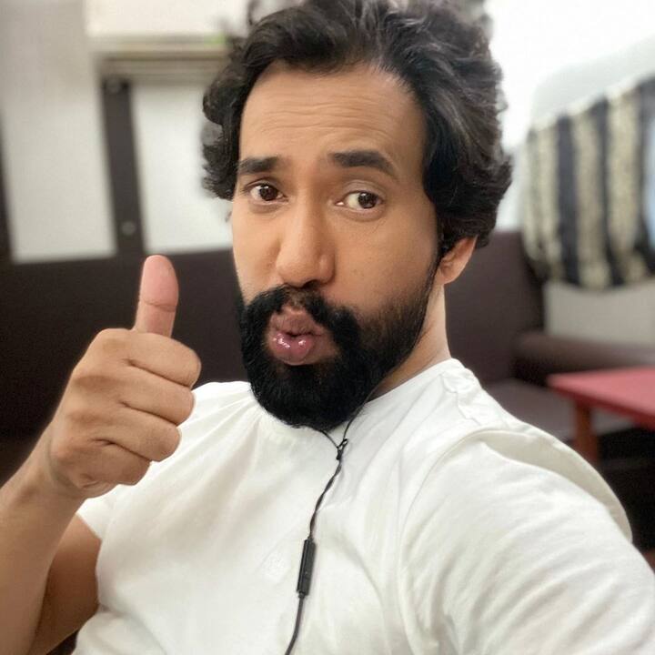 निरहुआ की भोजपुरी फिल्में सिनेमाई पर्दे पर खूब कलेक्शन इकट्ठा करती दिखीं हैं. फैंस को बड़े पर्दे पर उन्हें देखना खूब पसंद है.