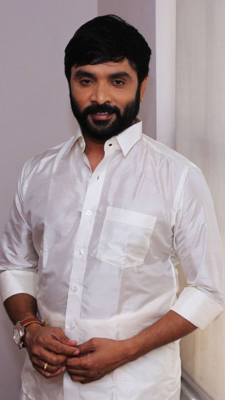 பிக்பாஸ் சீசன் 1 ரன்னர் - சினேகன்