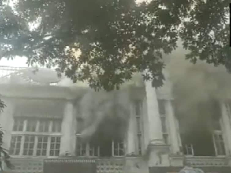 Fire Break Out Delhi Connaught Place Suncity Hotel Six Fire Tenders Reach Spot Fire Breaks Out In A Hotel In Delhi's Connaught Place, No Casualties Reported