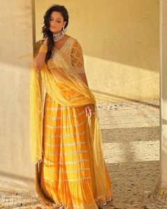 Shweta Tiwari: शादी में आपके लुक में लग जाएंगे चार चांद, एक्ट्रेस श्वेता तिवारी का आउटफिट देखें