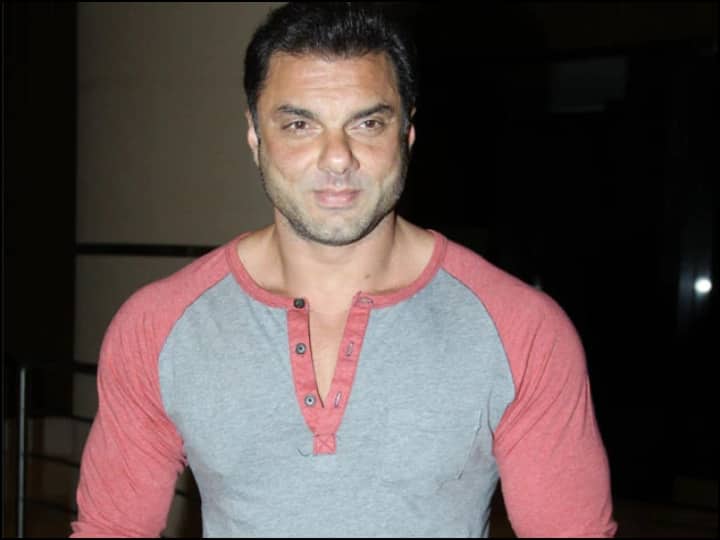 Sohail Khan was seen helping an injured woman on the roadside..people are praising fiercely, watch viral video