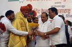 In Pics : दोन पैलवान एकाच मंचावर! अजित पवारांच्या शिवराज राक्षे अन् अभिजित कटकेला राष्ट्रवादीकडून 'बुलेट'