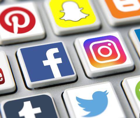 ਗੁੰਮਰਾਹਕੁੰਨ ਗੱਲਾਂ ਦਾ ਖੁਲਾਸਾ ਕਰਨਾ ਜ਼ਰੂਰੀ : CCPA ਨੇ ਆਪਣੇ ਦਿਸ਼ਾ-ਨਿਰਦੇਸ਼ਾਂ 'ਚ ਕਿਹਾ ਕਿ ਕਿਸੇ ਵੀ ਬ੍ਰਾਂਡ ਨੂੰ ਪ੍ਰਮੋਟ ਕਰਨ ਤੋਂ ਇਲਾਵਾ ਇਸ ਦੀਆਂ ਗੁੰਮਰਾਹਕੁੰਨ ਗੱਲਾਂ ਦਾ ਪਰਦਾਫਾਸ਼ ਕਰਨਾ ਵੀ ਜ਼ਰੂਰੀ ਹੈ। ਜੇਕਰ ਅਜਿਹਾ ਨਹੀਂ ਕੀਤਾ ਗਿਆ ਤਾਂ ਉਸ ਬ੍ਰਾਂਡ 'ਤੇ ਜੁਰਮਾਨੇ ਦੇ ਨਾਲ-ਨਾਲ ਕਾਨੂੰਨੀ ਕਾਰਵਾਈ ਵੀ ਕੀਤੀ ਜਾ ਸਕਦੀ ਹੈ।