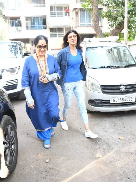 Shilpa Shetty Spotted With Her Mother In Mumbai. See Pics