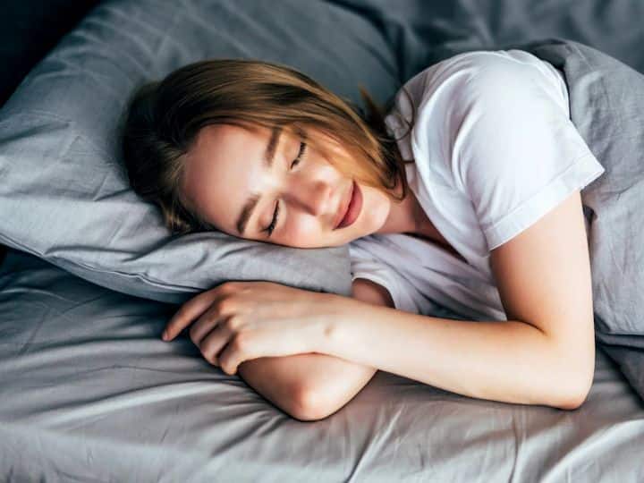 Changing Your Pillow Cover Weekly Good For Your Skin Health Expert Says जानिए हर हफ्ते तकिए के कवर को बदलना क्यों जरूरी, त्वचा के लिए ये कैसे फायदेमंद?