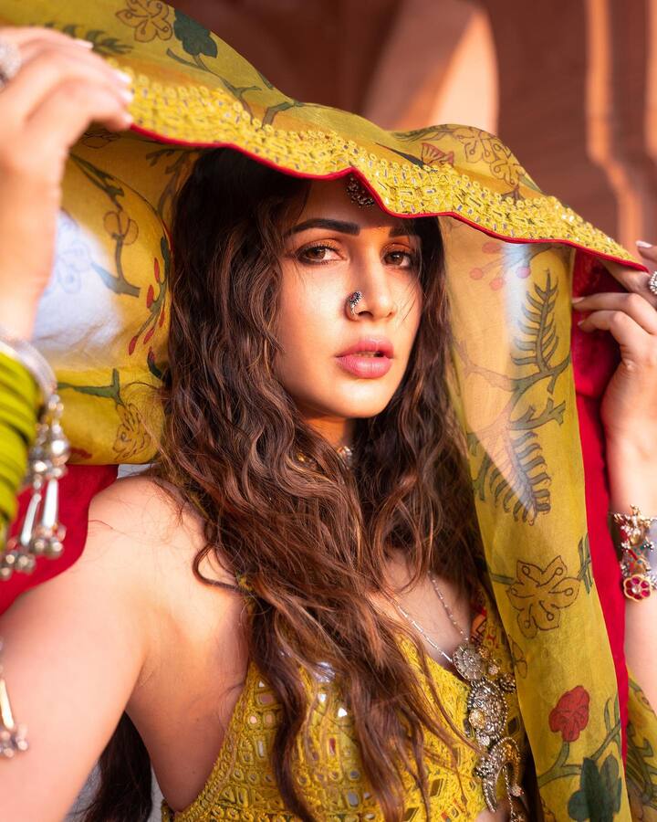 లావణ్య త్రిపాఠి అందమైన ఫోటోలు -Image Credit: Lavanya Tripathi/Instagram