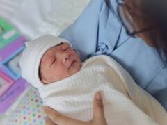 नवजात बच्चों की तस्करी के रैकेट का भंडाफोड़, महिलाओं को एग डोनर बनाकर 2 लाख तक में बेची मासूम जान