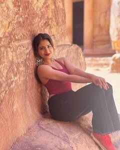Iswarya Menon : ‘அன்பே ஐஸ்வர்யா...’ சிகப்பு நிற உடையில் மனதை மயக்கும் ஐஸ்வர்யா மேனன்!
