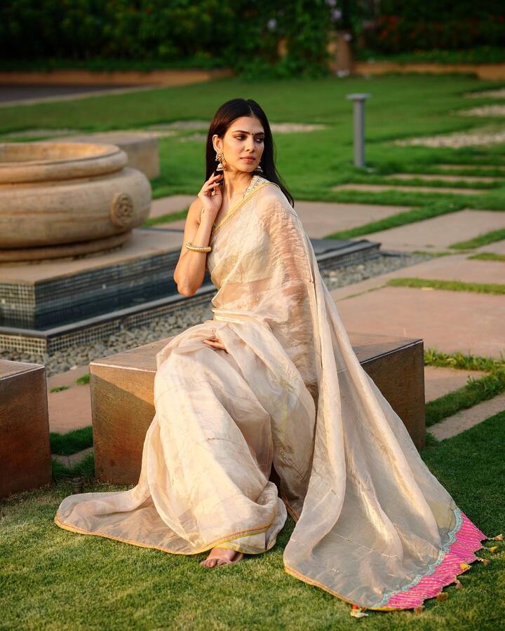 మాళవిక మోహనన్ అందమైన ఫోటోలు -Image Credit: Malavika Mohanan/Instagram