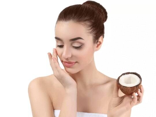 આપ નેચરલી સ્કિનને સોફ્ટ રાખવા માંગતા હોતો આ દેશી ઘી પણ લગાવી શકો છો. કોકોનટ ઓઇલ પણ રાત્રે સૂતી વખતે લગાવી શકાય.જે નેચરલ ગ્લો આપશે,