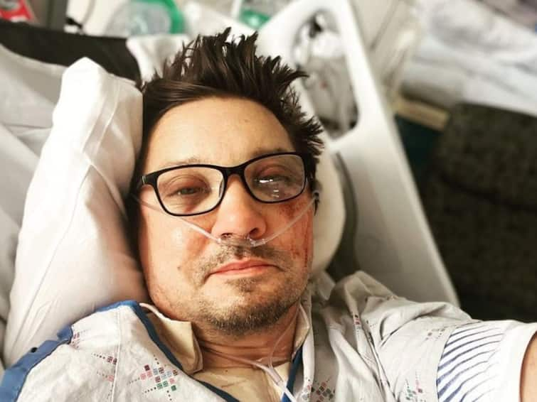 marvel Actor Jeremy Renner Broke Over 30 Bones In Snow Plow Accident Jeremy Renner: விபத்தில் படுகாயமடைந்த அவெஞ்சர்ஸ் ஹீரோ; உடைந்து நொறுங்கிய 30 எலும்புகள் - ரசிகர்கள் சோகம்