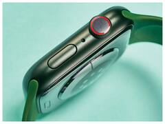 Pregnant Woman From US Credits Smartwatch For Saving Her Life With Alert On High Heart Rate