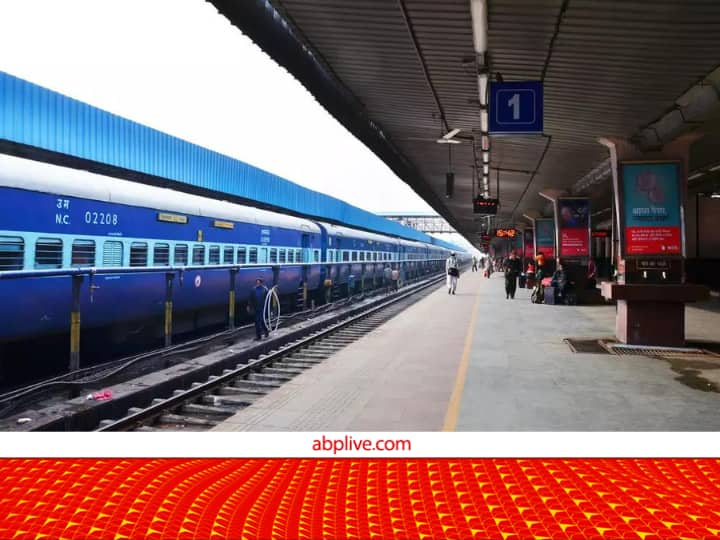 Indian railway platform ticket price and validity know here Intresting facts about railway प्लेटफॉर्म टिकट की भी होती है वैलिडिटी! जानिए इससे कितनी देर तक प्लेटफॉर्म पर रह सकते हैं