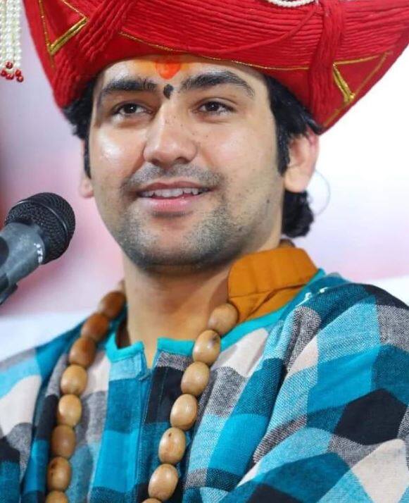 धीरेंद्र शास्त्रींच्या या बागेश्वर धाममध्ये नेमका प्रवेश कसा मिळतो आणि त्याची प्रक्रिया काय आहे हे जाणून घेणं महत्वाचं आहे.