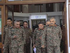 Army Chief Gen Pande Visits Eastern Command HQ, Reviews Preparations Along LAC