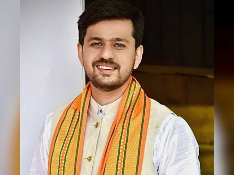 Kunal Tilak : Who is Kunal Tilak who wants to be the voice of youth in Kasba constituency?