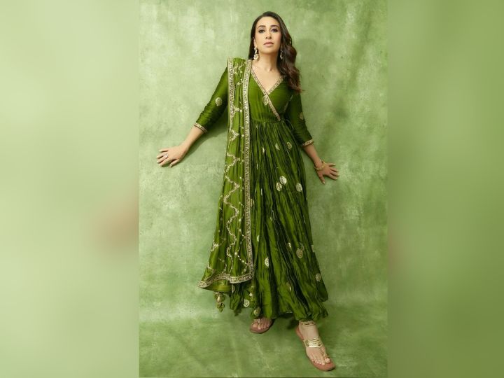 Wear bright colored dresses this season, short dresses with light fabrics,  cotton capris, half jump suits or knee-length skirts will enhance your  look. | फैशन गाइड: इस मौसम में ब्राइट कलर की