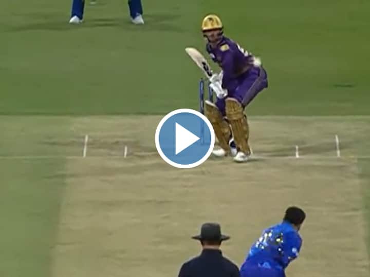 Watch: सनराइजर्स हैदराबाद के गेंदबाज ने फेंकी ऐसी गेंद, आपने कभी नहीं देखी होगी