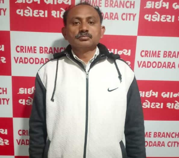 100 crore land case crime branch arrests couple vadodra Vadodra:  100 કરોડની જમીન પચાવી પાડવાનો પર્દાફાશ, ક્રાઈમ બ્રાંચે દંપતીની ધરપકડ કરી