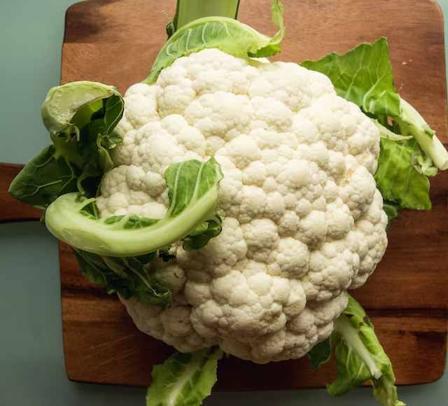 Cauliflower Health Risk : फ्लॉवर शरीराला फायटोन्युट्रिएंट्स, अँटीऑक्सिडंट्स आणि इतर आवश्यक पोषक तत्त्वे पुरवण्याचे काम करते.