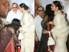 Gandhi Godse-Ek Yudh: मुंबई में फिल्म 'गांधी गोडसे एक युद्ध' की स्क्रीनिंग पर दिखा रेखा का खास अंदाज, इस एक्ट्रेस ने पैर छूकर जीत लिया दिल