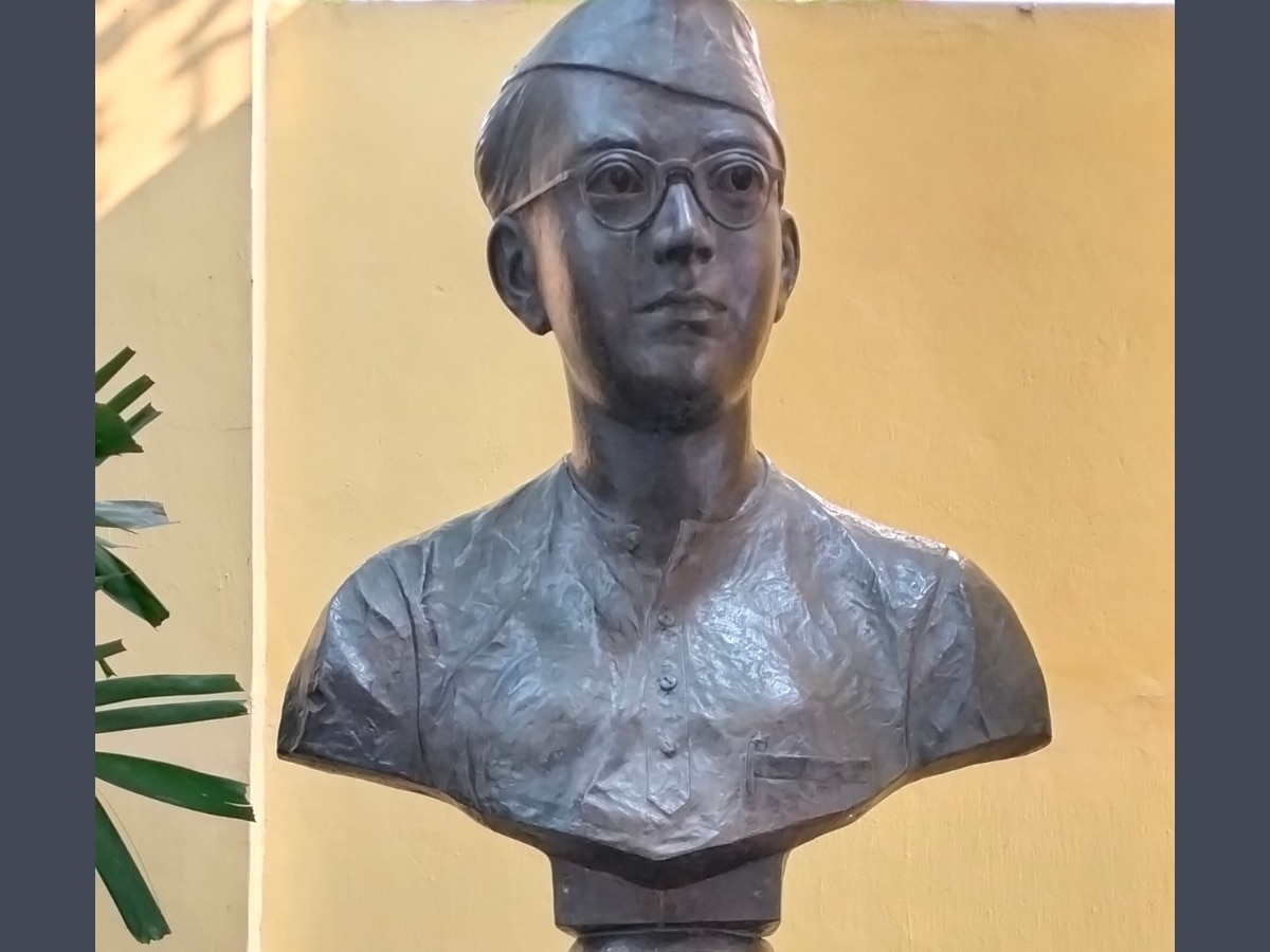 Statue of Dr. Sisir Kumar Bose at Netaji Bhawan, Kolkata