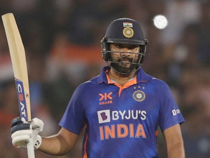 Rohit Sharma became the third Indian captain to hit most sixes in international cricket Rohit Sharma: మూడో వన్డేలో కోహ్లీ రికార్డును కొట్టనున్న హిట్‌మ్యాన్ - కేవలం ఏడు దూరంలోనే!