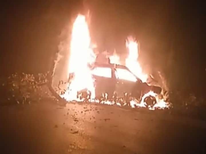 Bilaspur Car Accident Chhattisgarh Bilaspur Car Accident Fire Broke Out Car After Hitting Tree Three People Died ANN Bilaspur Car Accident: बिलासपुर में पेड़ से टकराने के बाद कार में लगी भीषण आग, तीन लोग जिंदा जले