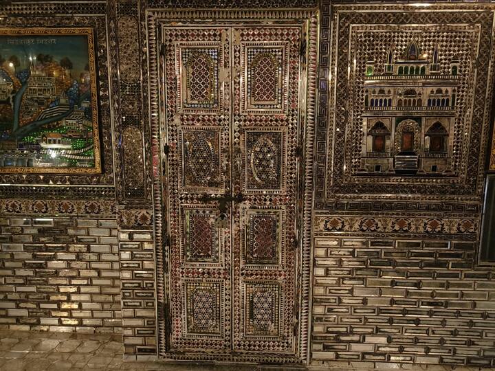 इस मंदिर में जाने के लिये एक तय समय है. सुबह 05 बजे से दोपहर 12 बजे तक और फिर शाम 04 बजे से रात 08 बजे तक यहां जाया जा सकता है.