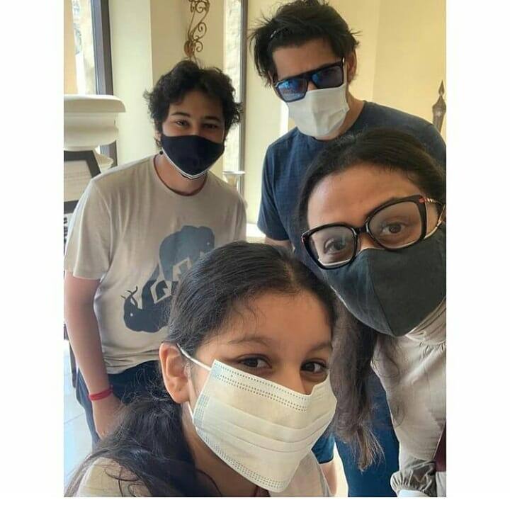 सभी जानते हैं कि महेश कामकाजी पत्नी नहीं चाहते थे, नम्रता ने साझा किया कि उन्हें फिल्मों को छोड़ने का कोई पछतावा नहीं है.