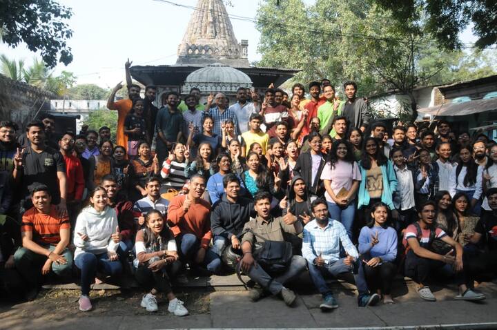 Heritage Walk Nagpur : नागपूर शहराचा वैभव, शहराचा इतिहास याबद्दल नागरिकांना माहिती व्हावी, या उद्देशाने महानगरपालिका व नागपूर @ 2025 तर्फे आज, 'हेरिटेज वॉक'चे आयोजन करण्यात आले होते.