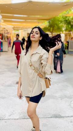 Losliya Mariyanesan: 'அழகே அழகே அழகின் அழகே நீயடி..’ லாஸ்லியாவின் வெகேஷன் புகைப்படங்கள்!