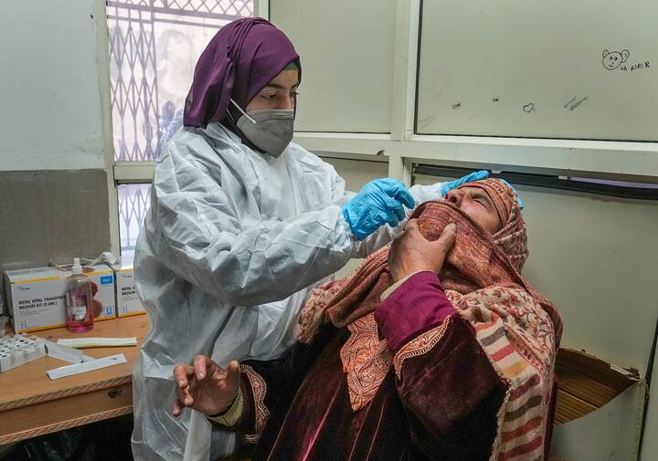 bharat biotech to launch india's first nasal coronavirus vaccine on 26 january Corona Nasal Vaccine: देश की पहली नेजल कोरोना वैक्सीन की ये होगी कीमत, जानिए किसे लग सकता है टीका?