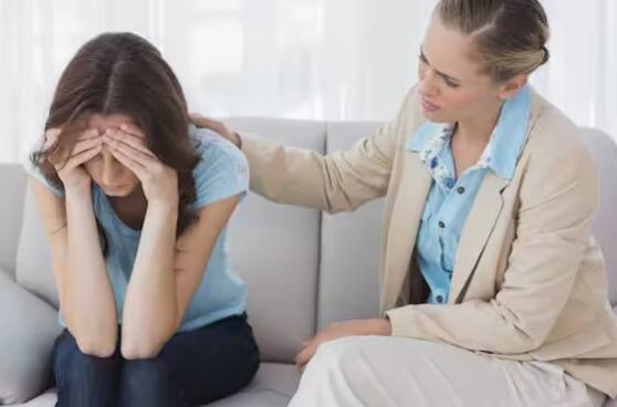 ਜੇਕਰ ਤੁਸੀਂ ਛੋਟੀਆਂ-ਛੋਟੀਆਂ ਗੱਲਾਂ ਦੀ ਚਿੰਤਾ ਕਰਦੇ ਹੋ ਅਤੇ ਨਿਰਾਸ਼ ਹੋ ਜਾਂਦੇ ਹੋ, ਤਾਂ ਇਹ ਵੀ ਮਾਨਸਿਕ ਥਕਾਨ 'ਚ ਗਿਣਿਆ ਜਾਂਦਾ ਹੈ। ਜੇ ਅਜਿਹਾ ਹੁੰਦਾ ਹੈ, ਤਾਂ ਕੰਮ ਤੋਂ ਬਰੇਕ ਲਓ ਅਤੇ ਆਪਣੇ ਆਪ ਨੂੰ ਆਰਾਮ ਦਿਓ।