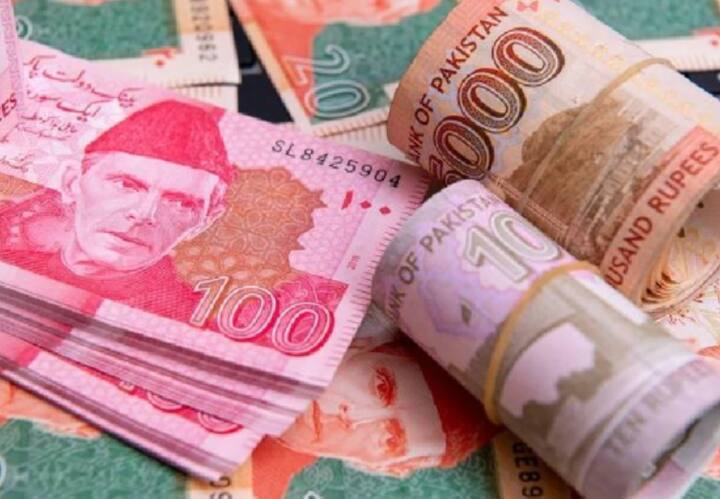 pakistani financial crisis Value of one rupee against the dollar in Pakistan Pakistan:पाकिस्तान में डॉलर के मुक़ाबले कितनी गिर गई एक रुपये की क़ीमत