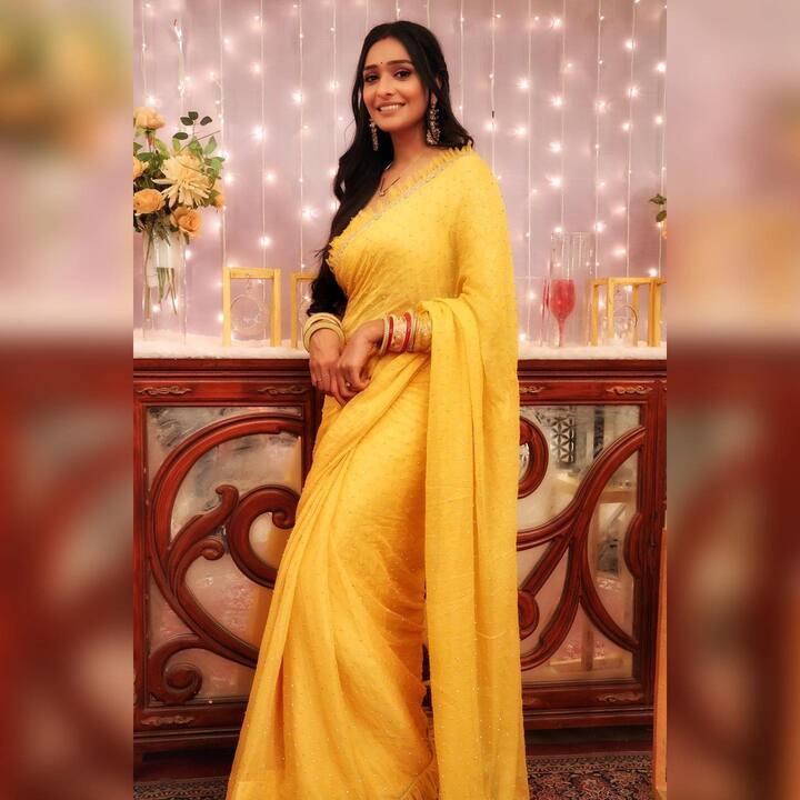 ‘लक्ष्मी भाग्य’ में ‘लक्ष्मी’ का किरदार निभा रही ऐश्वर्या खरे (Aishwarya Khare) ने एक्ट्रेस बनने से पहले खूब पढ़ाई की है.