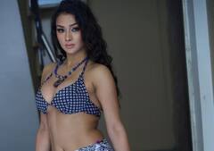 Namrata Malla Photos: मिनी स्कर्ट पहनकर भोजपुरी एक्ट्रेस नम्रता मल्ला ने मचाया बवाल, इंटरनेट पर धूम मचा रहीं ये तस्वीरें