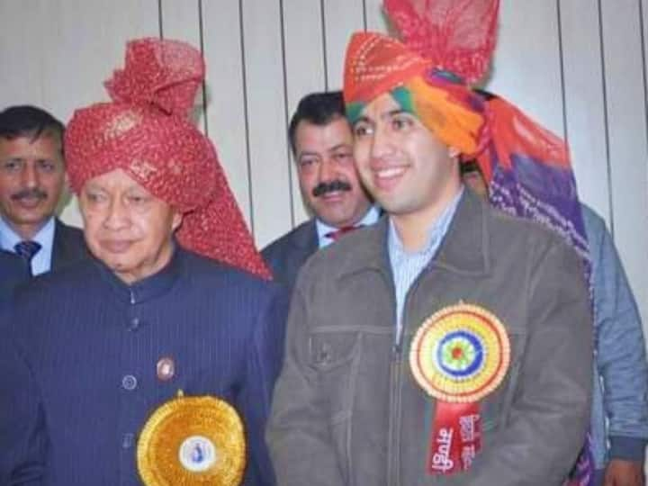 Himachal Pradesh Vikramaditya Singh, following in the footsteps of his father called JOA-IT candidates for a meeting Himachal Pradesh: पिता के पद चिन्हों पर चल रहे विक्रमादित्य सिंह, JOA-IT अभ्यर्थियों को मुलाकात के लिए बुलाया