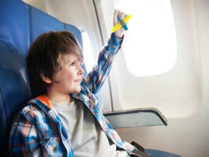 What to do when your child tantrums in flight travel tips Kid's Travelling Tips: ट्रेवल करते हुए बच्चा दिखाने लगे नखरे, तो ऐसे करें कंट्रोल